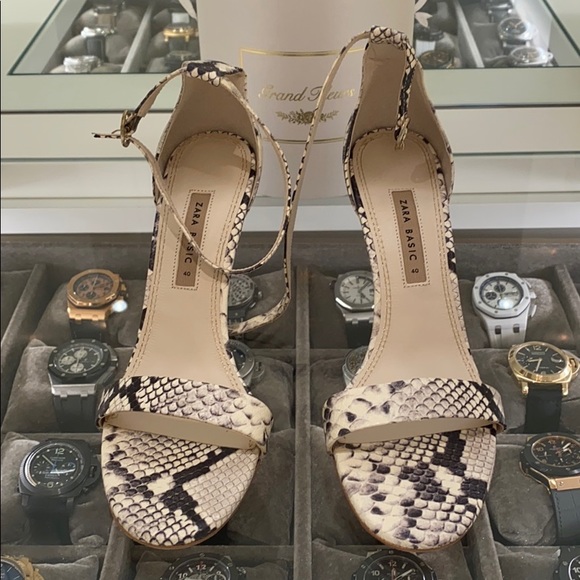 Zara Snake Print Pump - Picture 2 of 5